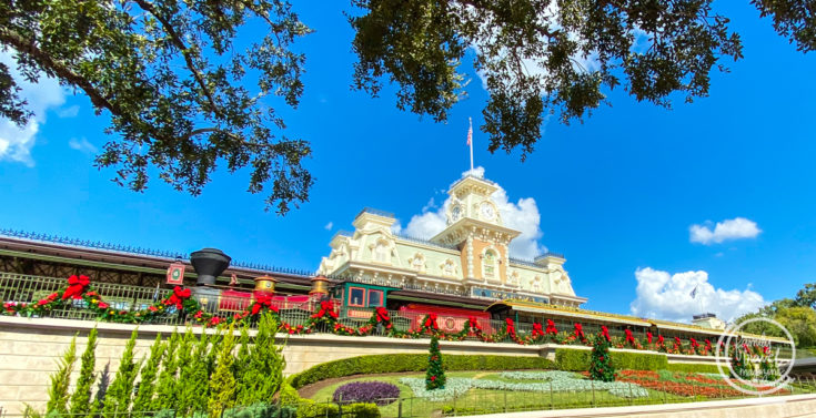 15 Of The Best Restaurants At The Magic Kingdom 2024 Family Travel   Entranceofmagickingdomatchristmas 735x377 