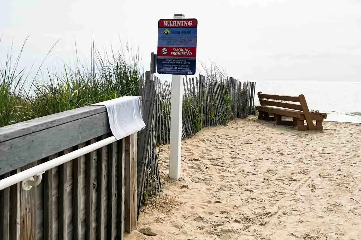 Bethany Beach sign and bench