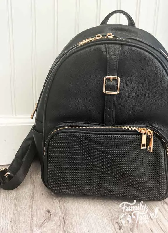 black backpack 