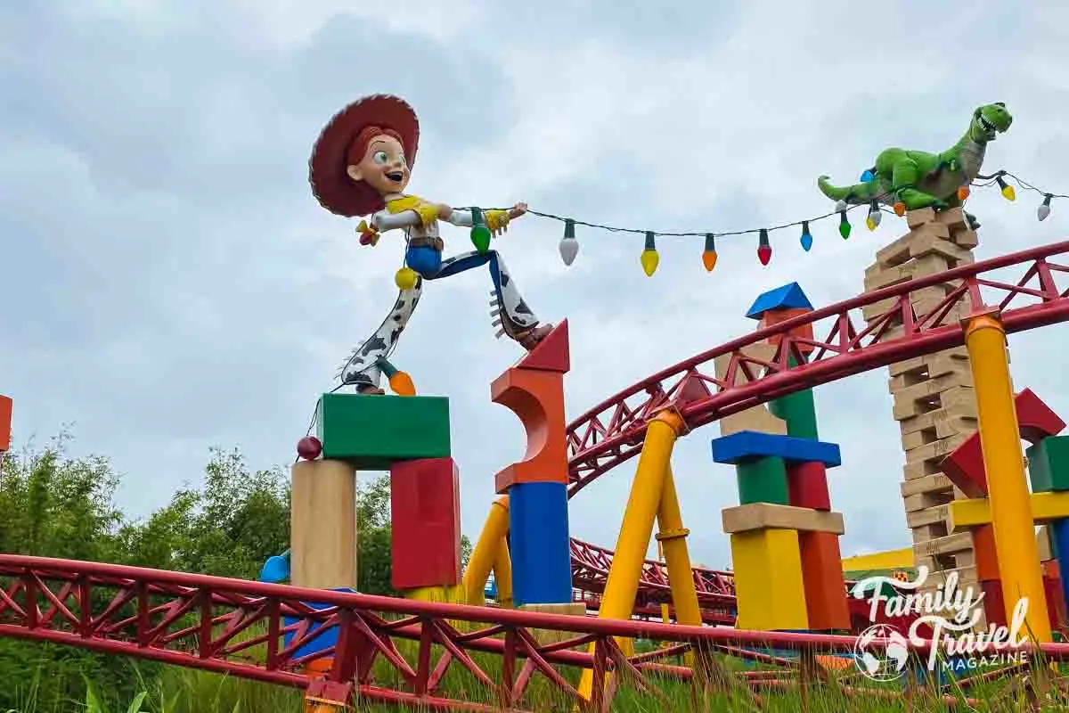 slinky dog dash track with Jessie figure