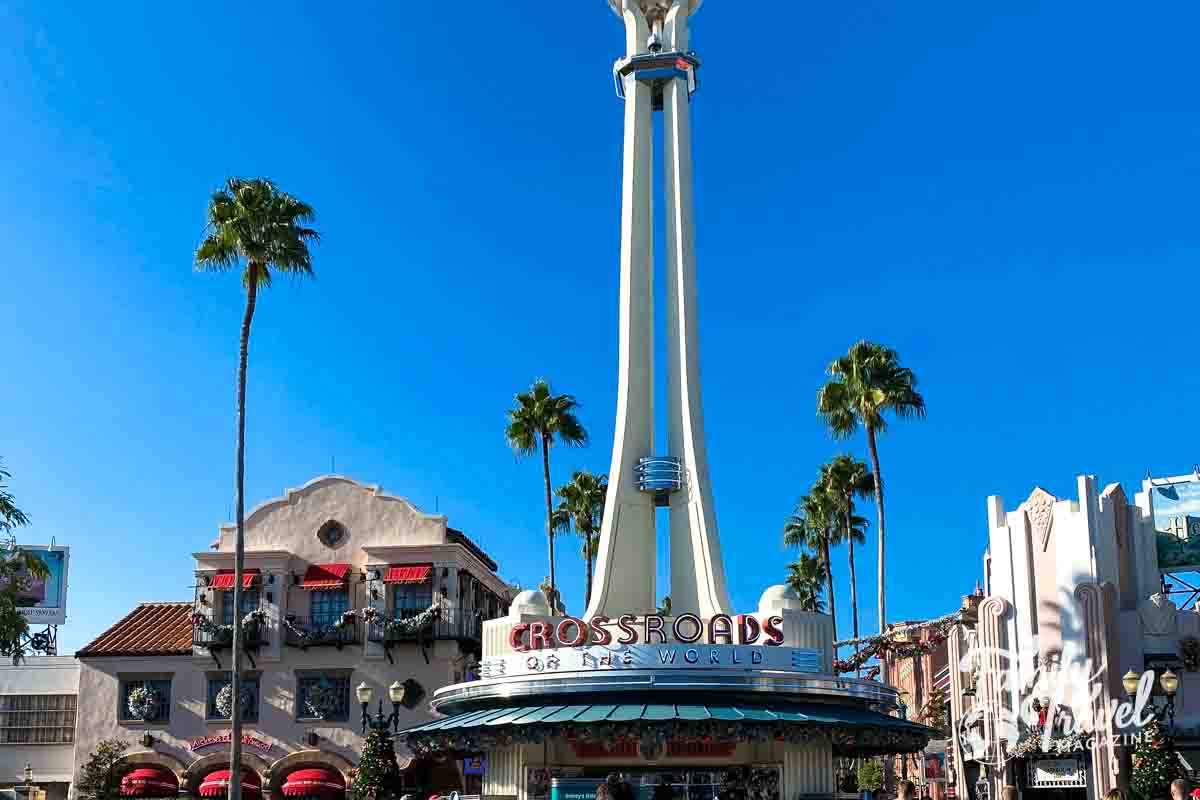 Entrance to Hollywood Studios - Crossroads shop kiosk