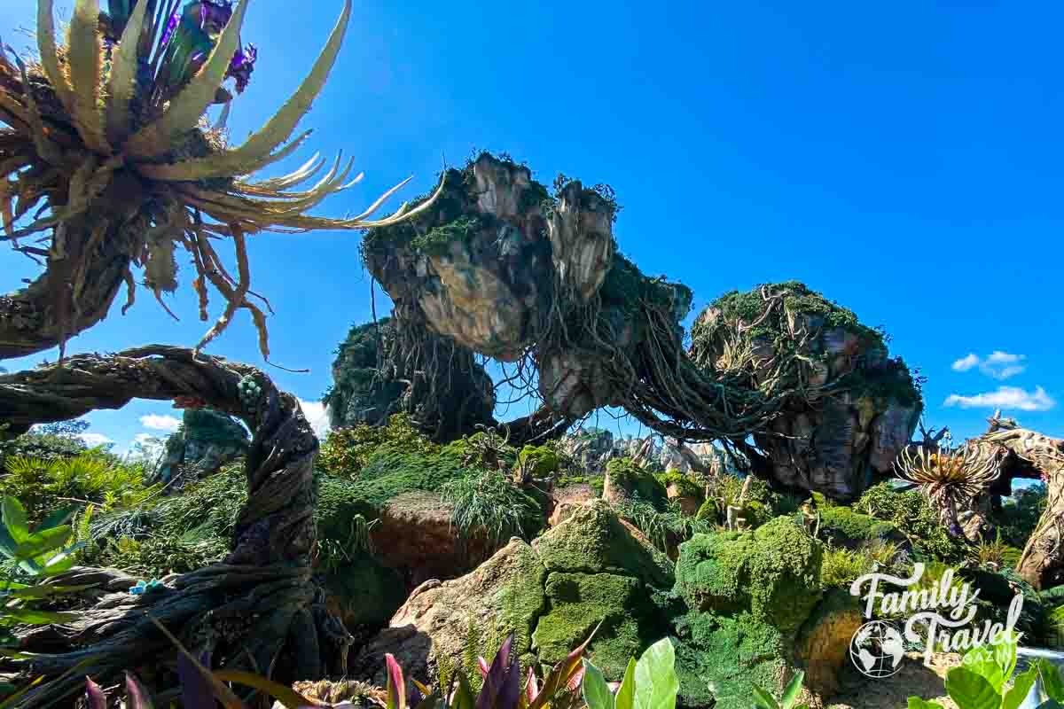 Floating rocks above Pandora - the World of Avatar